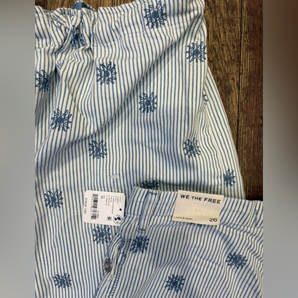 We The Free Lotus Embroidered Railroad Balloon Jeans free people - Picture 4 of 7